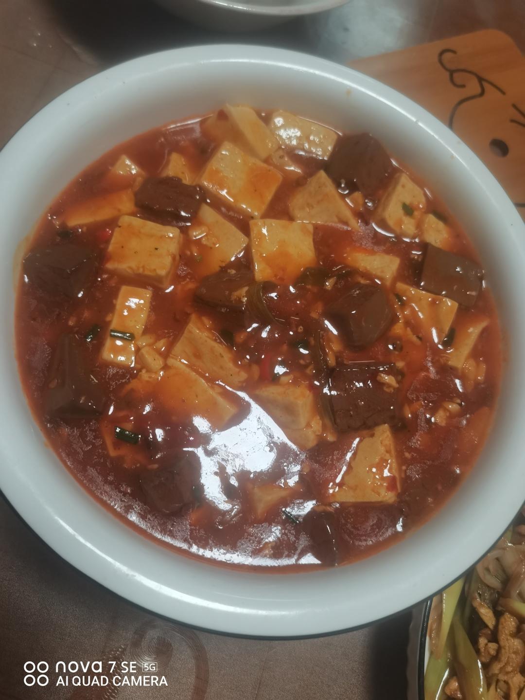 能吃三碗饭的红烧鸭血豆腐