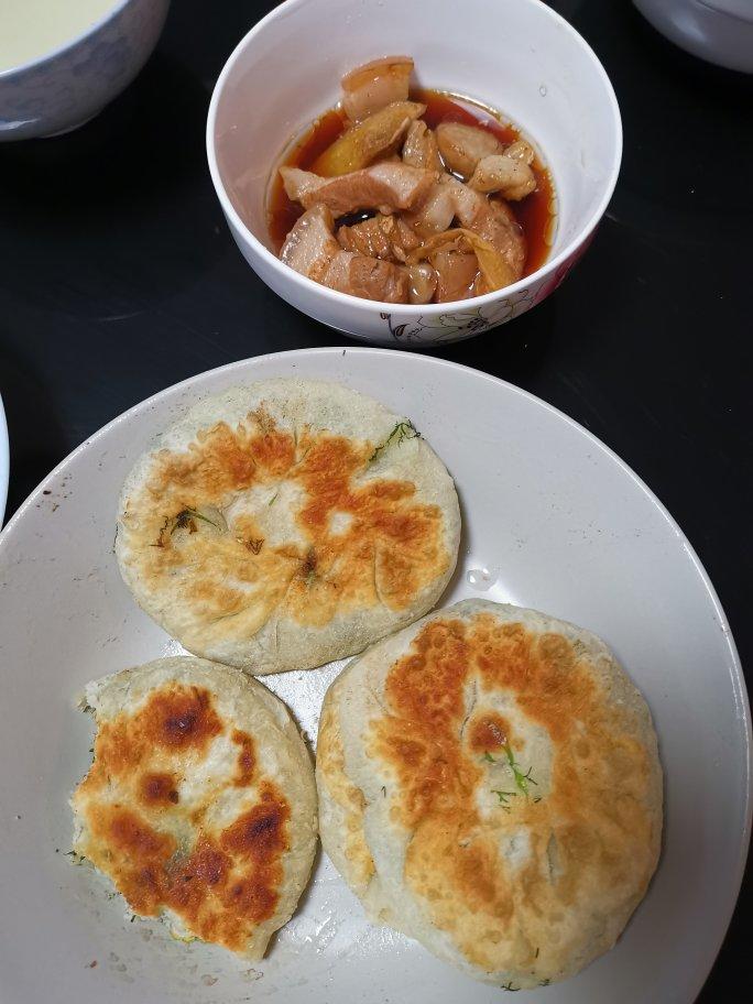 茴香鸡蛋馅饼