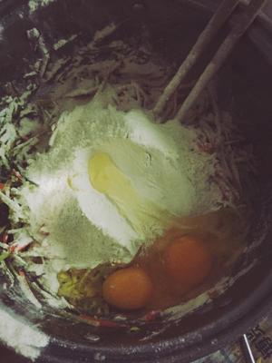 萝卜海鲜鸡蛋饼的做法 步骤1
