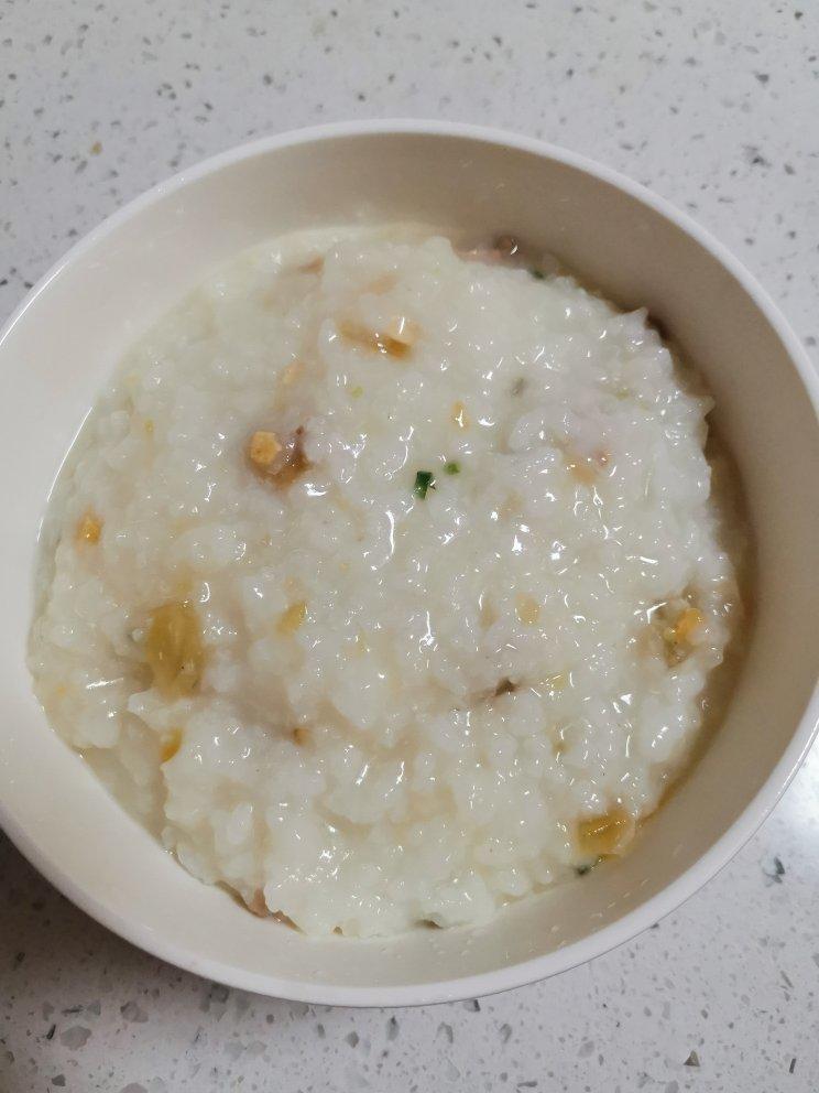 妈妈👩教我做的皮蛋瘦肉粥🥣简单快捷美味😋