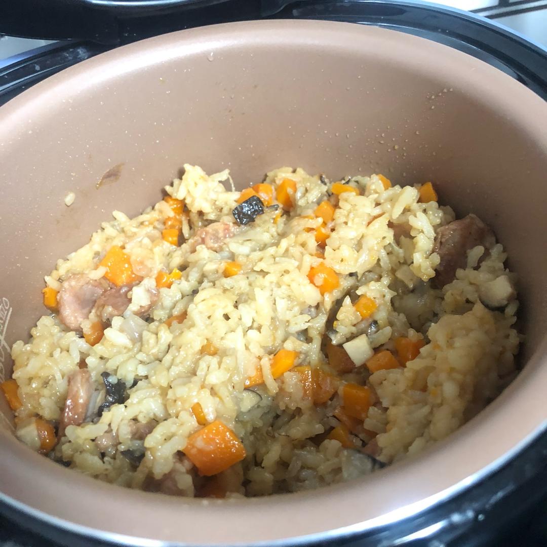 电饭煲香肠焖饭