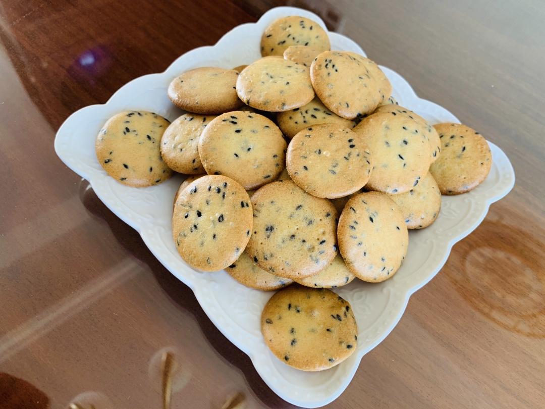 芝麻薄脆饼干