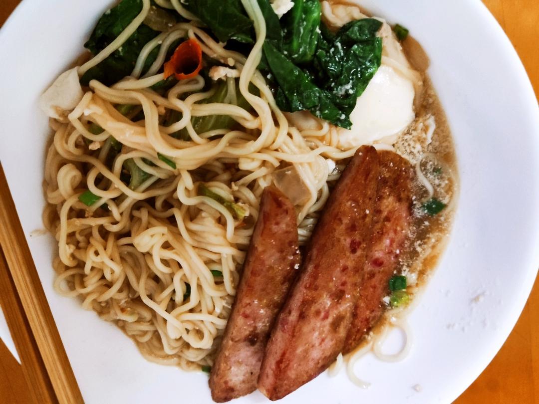 超开胃的午餐肉番茄浓汤面🍜每天都想来一碗
