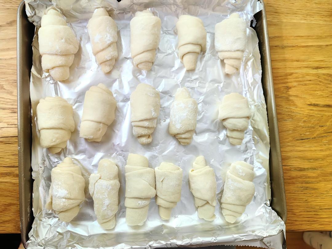 免揉膜的牛奶面包卷，没有厨师机也可以轻松做面包