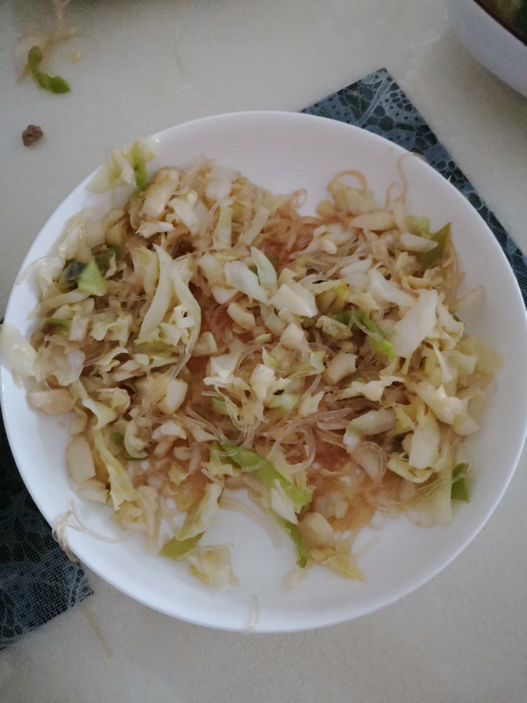 卷心菜炒粉丝 Glass noodles with Cabbage