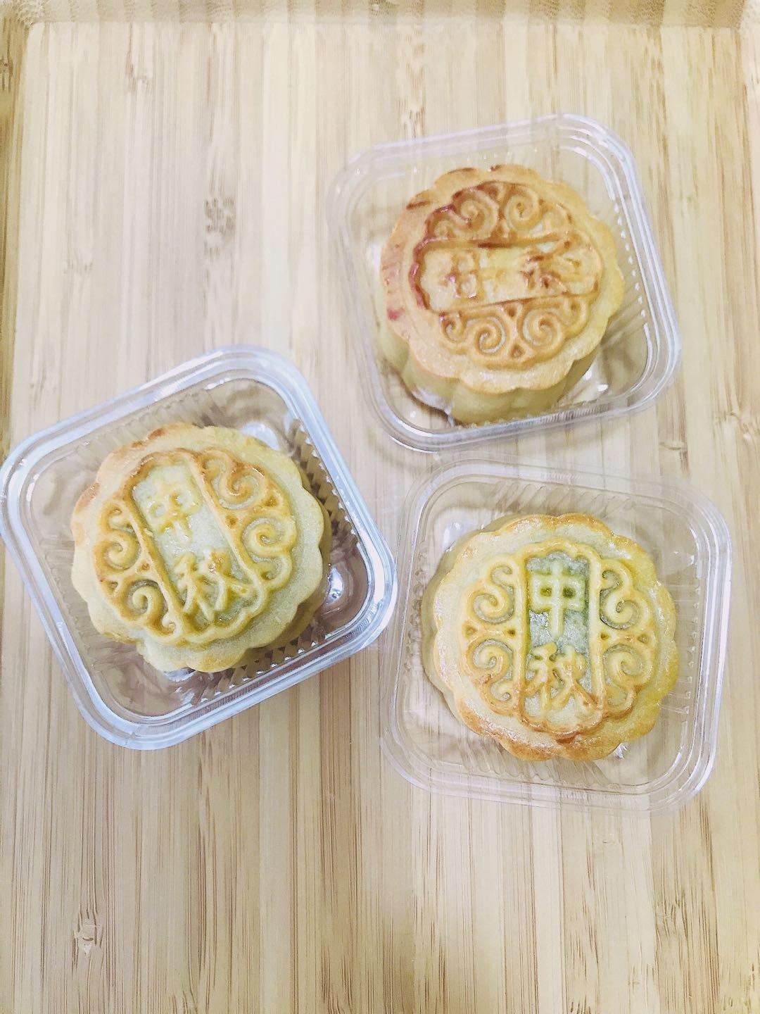 广式月饼(莲蓉/香芋/奶黄/黑芝麻馅/50克  ，回油快、不裂口)