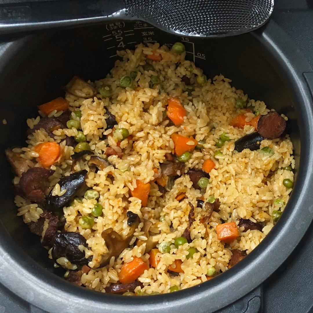 懒人必备～电饭煲腊肠焖饭