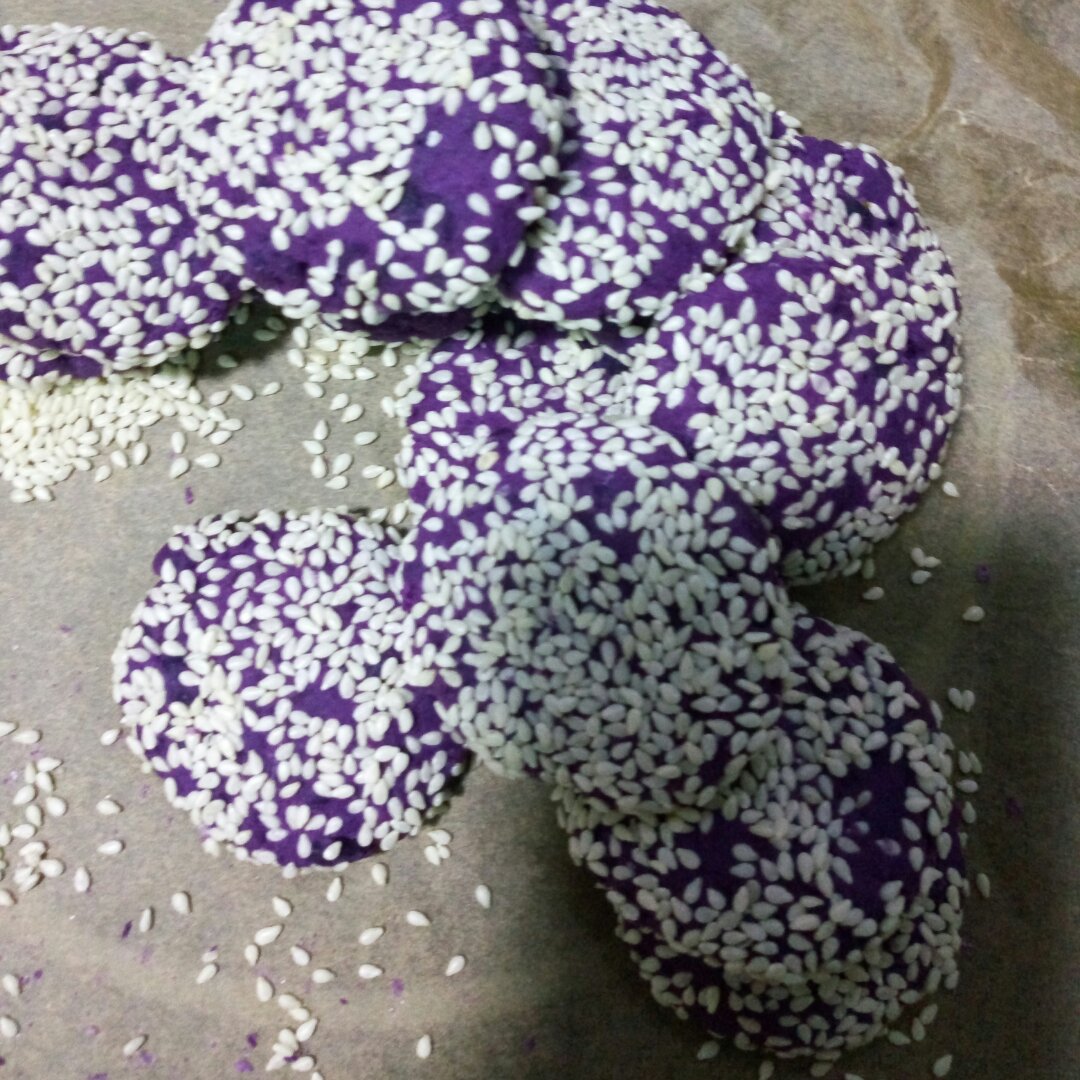 紫薯芝麻饼