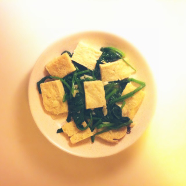 菠菜炖冻豆腐