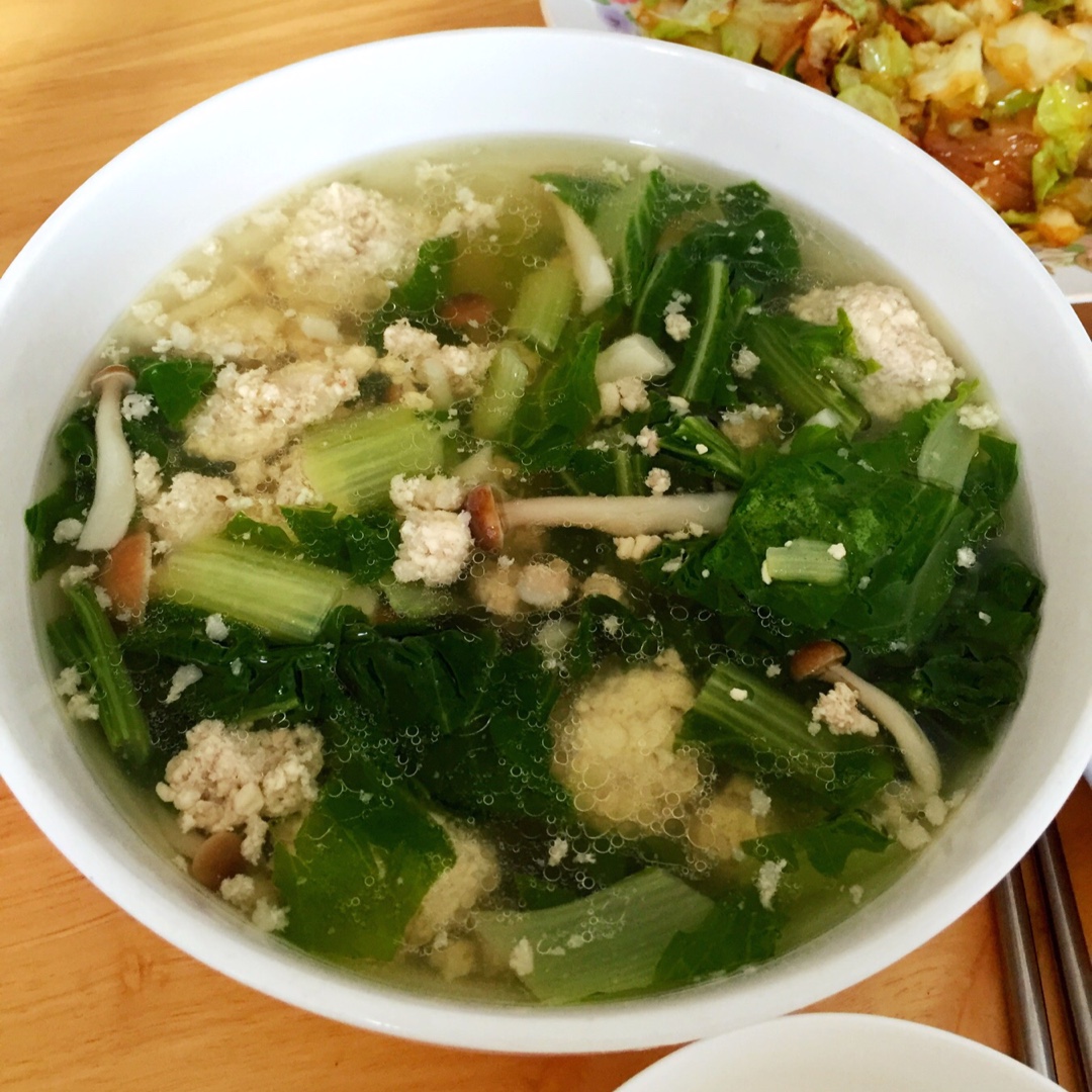 豆腐圆子蔬菜汤—家常菜