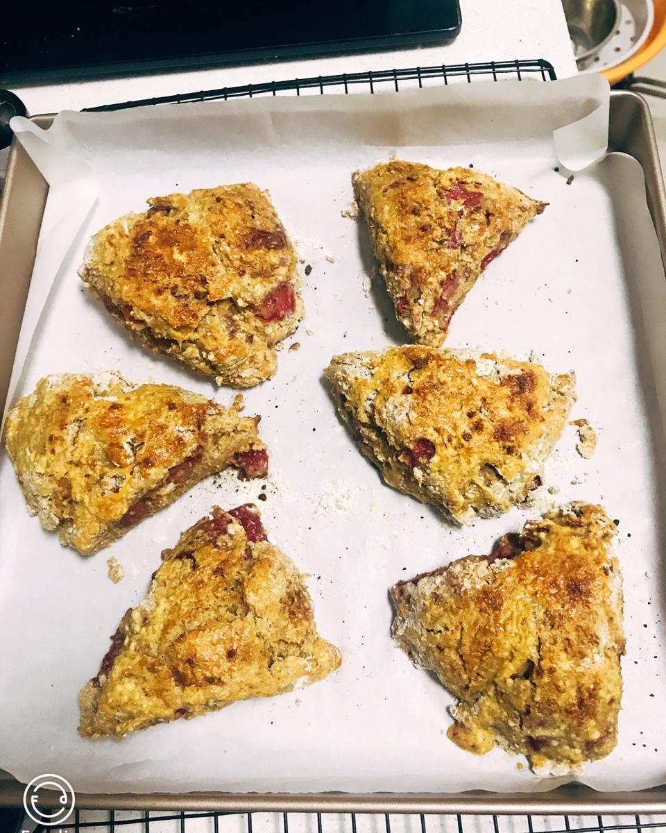 黑莓全麦早餐司康丨健康·烘焙<好好吃饭2>