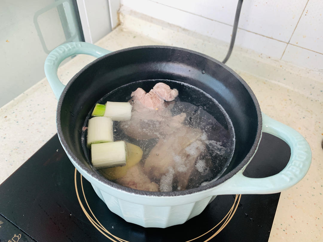 番茄鱼片汤【12月北鼎珐琅锅食谱】