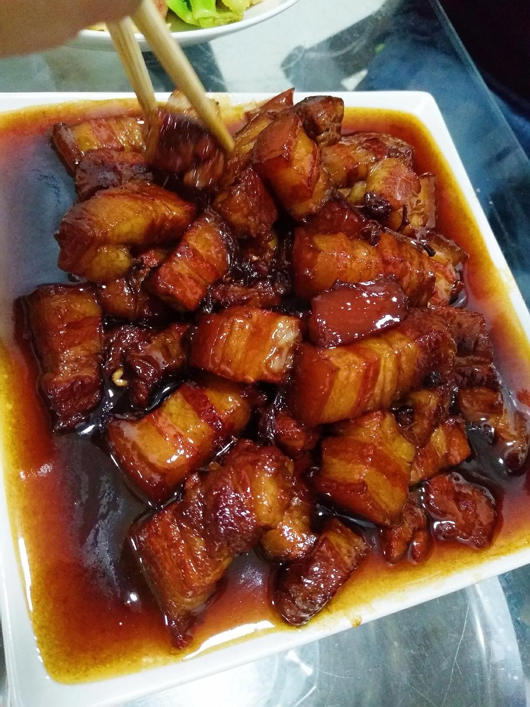 下饭菜 吃着碗里望着锅里的红烧肉 果妈闹妈做的吃着碗里望着锅里的