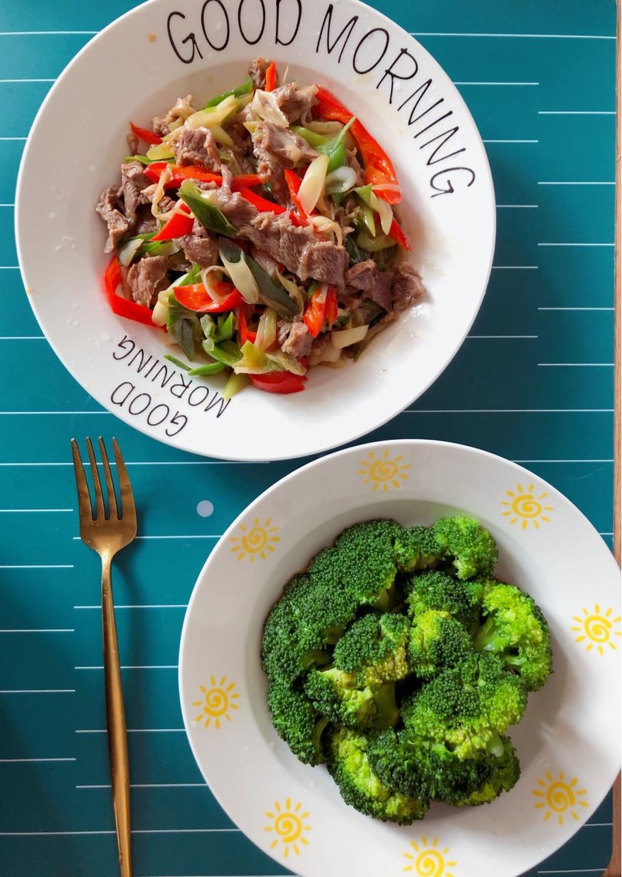 杂菇凉拌鸡胸肉丝减肥瘦身餐