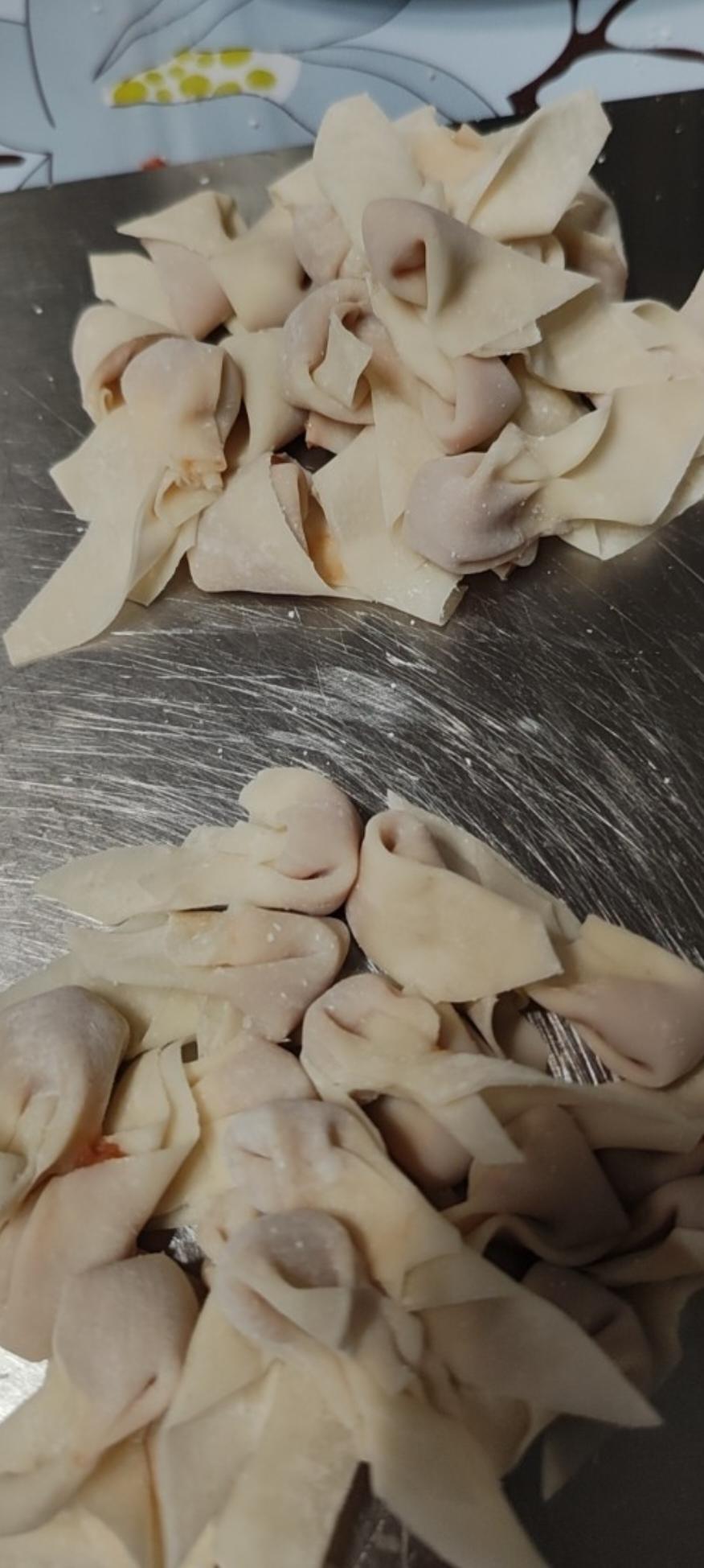 宝宝食谱−−高蛋白宝宝营养餐👉牛肉鲜虾馄饨（儿童营养）