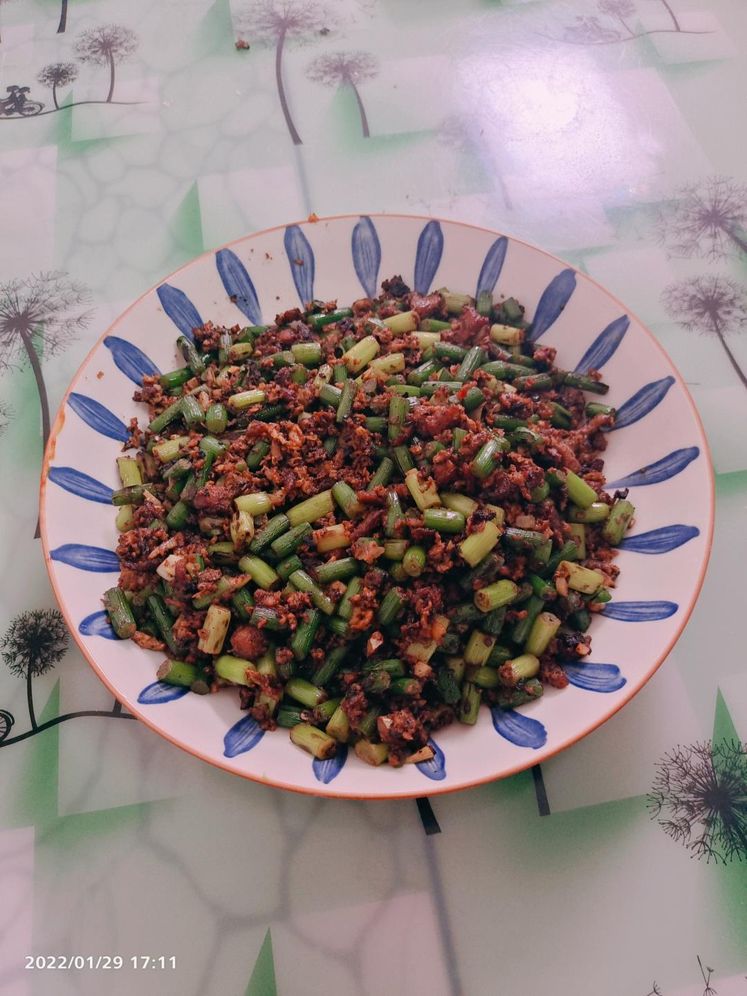 下饭外婆菜（肉沫炒蒜薹沫）