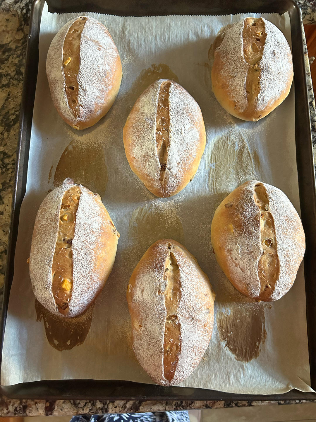 全麦蔓越莓核桃软欧包