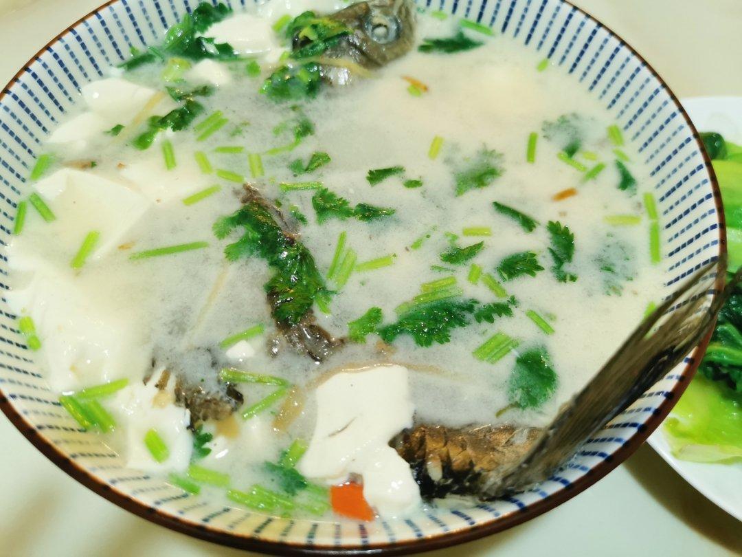鲫鱼豆腐汤