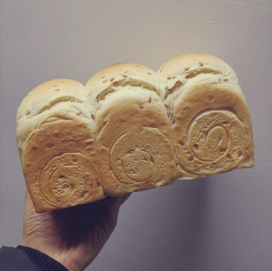 亚麻籽土司