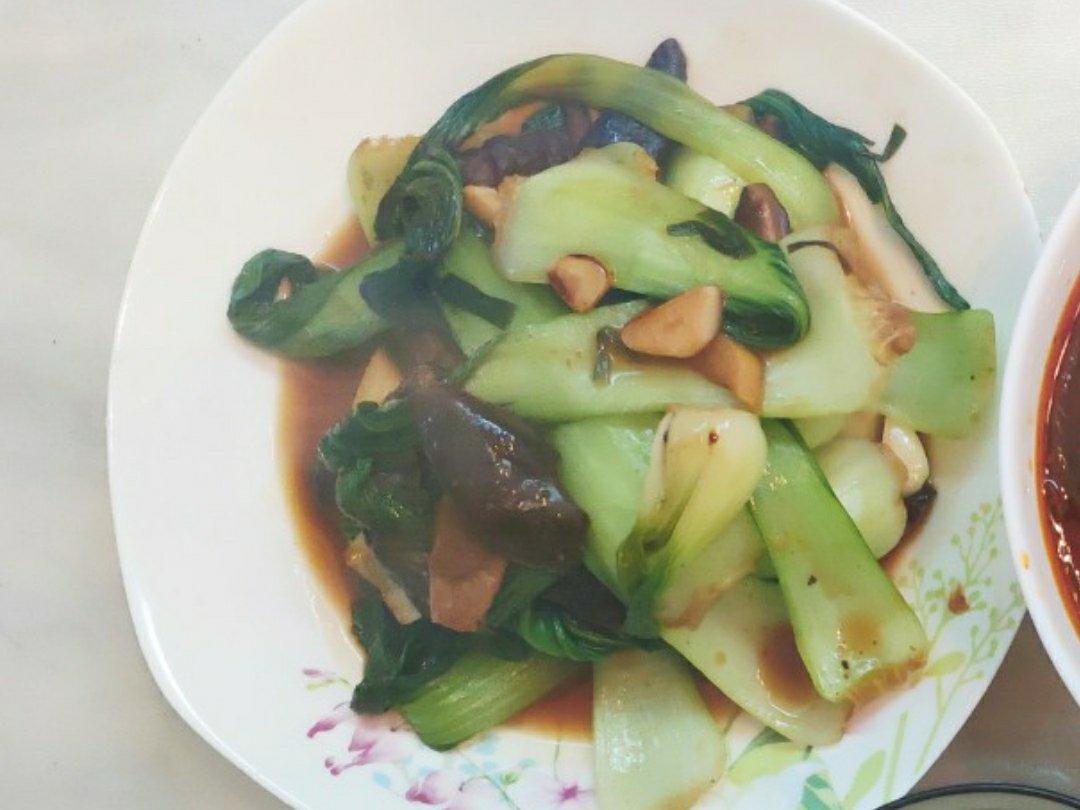 简易版香菇扒油菜