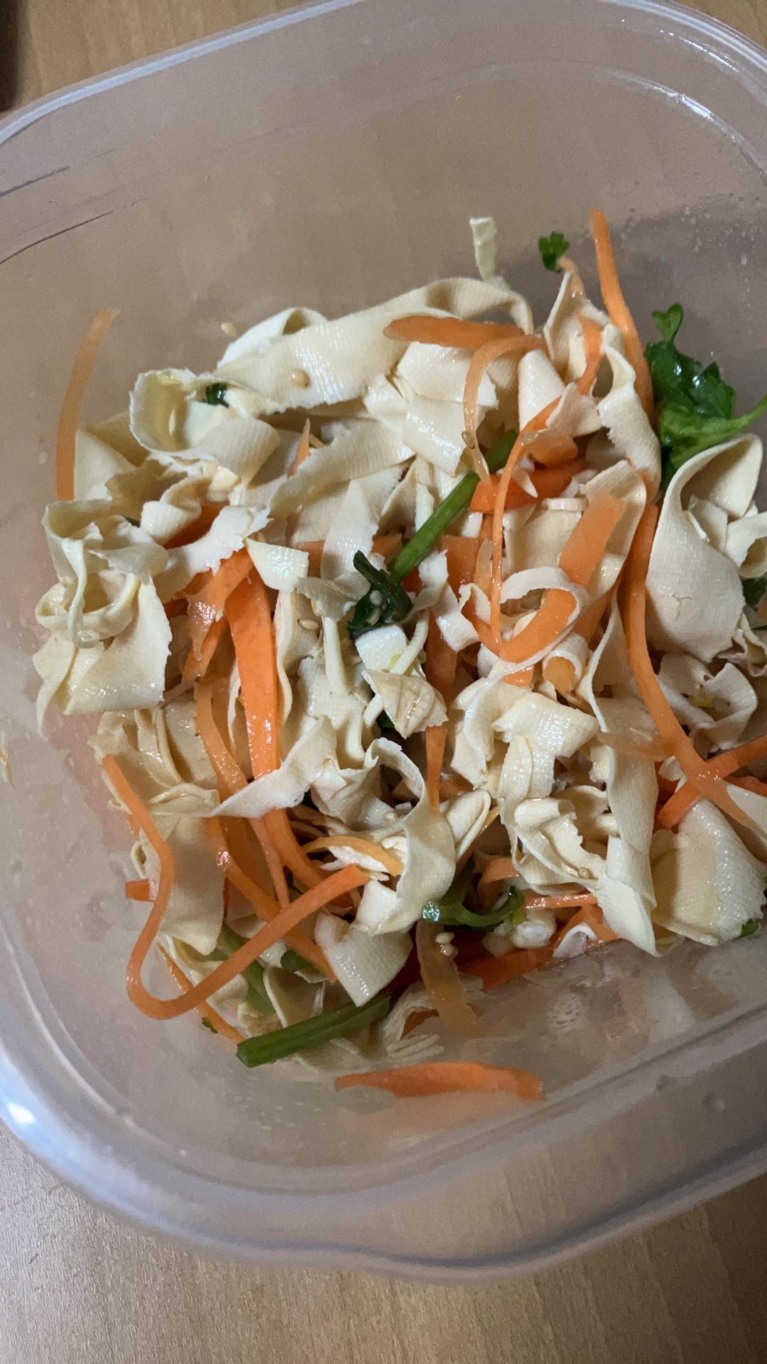 香菜拌豆皮