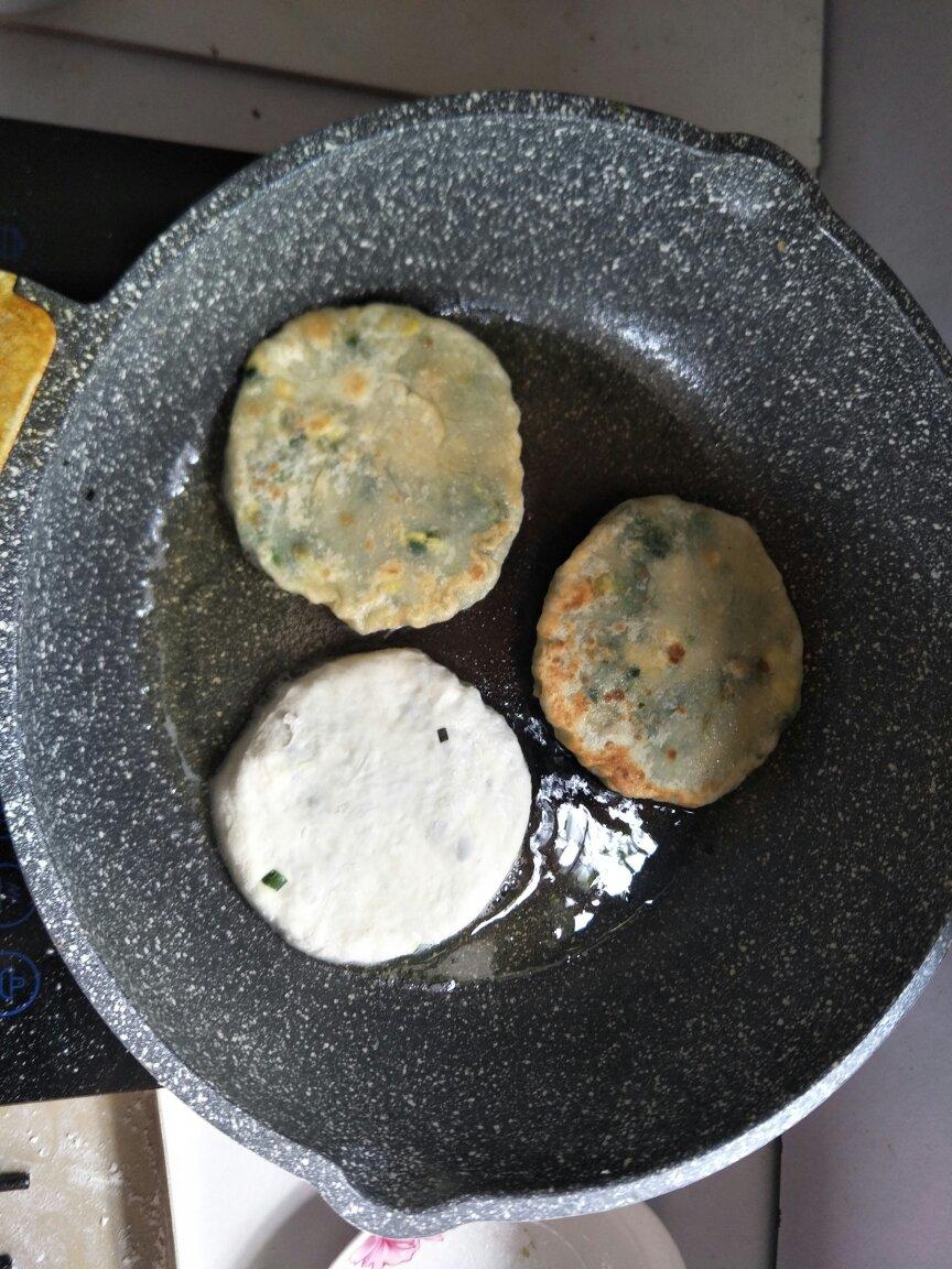 皮薄馅大～韭菜鸡蛋饼