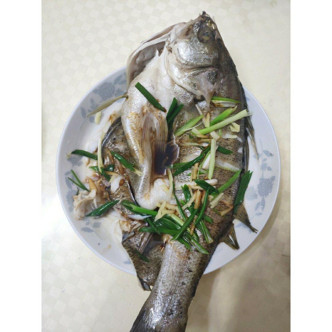 清蒸鲈鱼