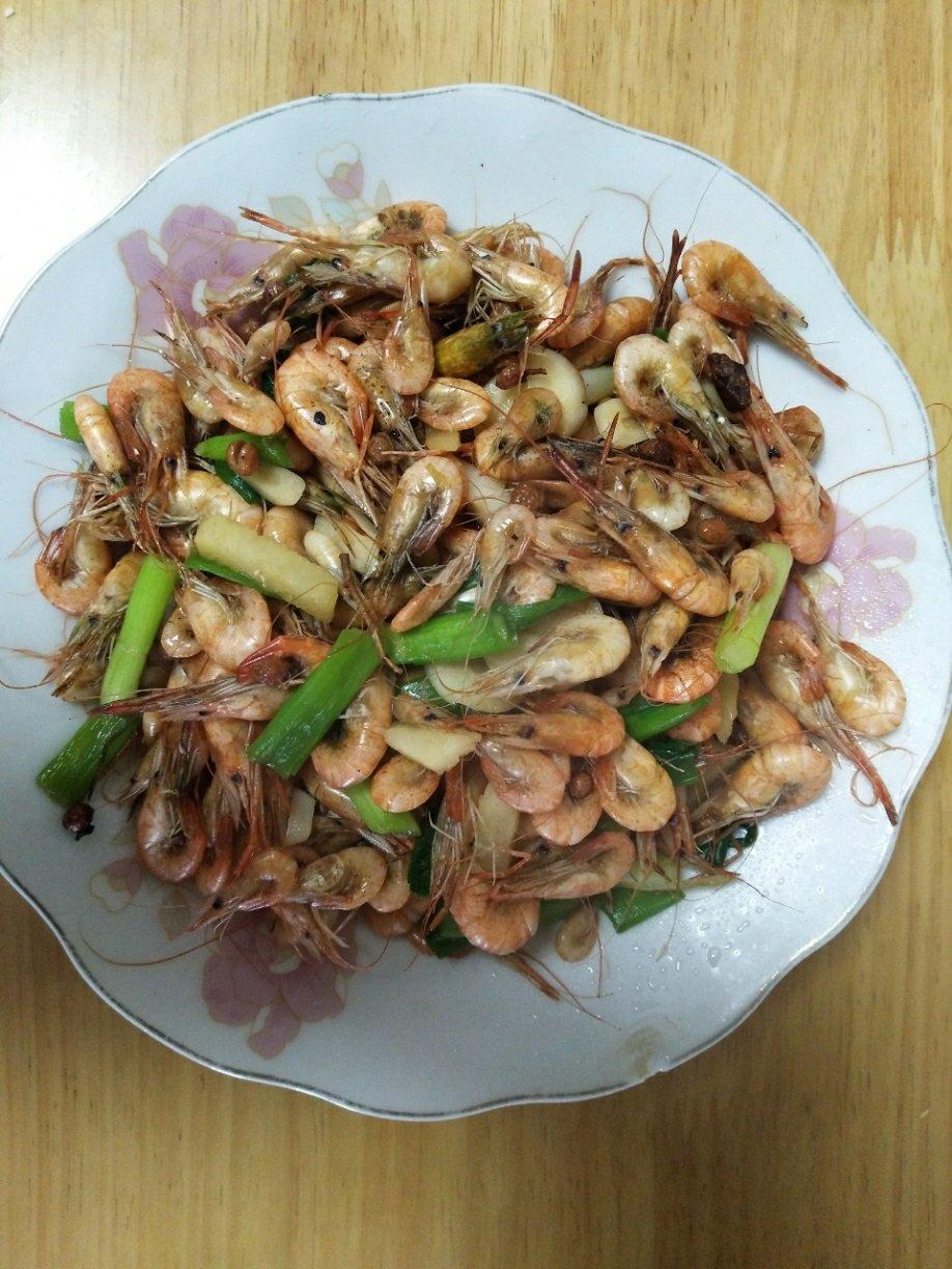 爆炒小河虾