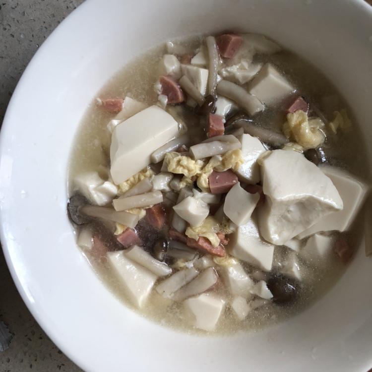 好喝鲜美的菌菇豆腐汤