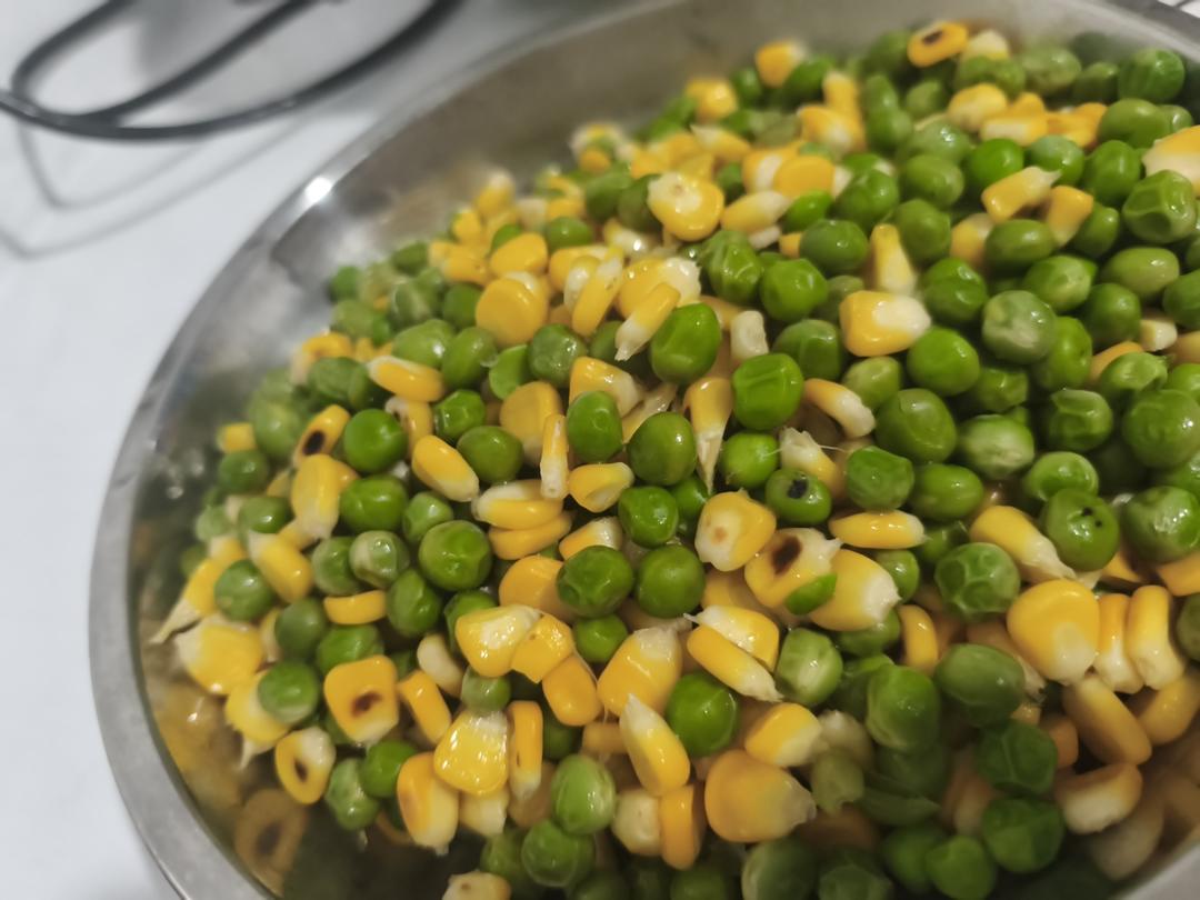 豌豆炒玉米
