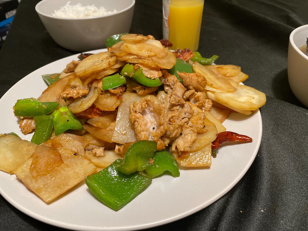五花肉干煎土豆