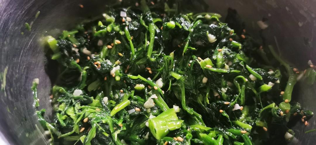 凉拌菠菜(家传秘方)