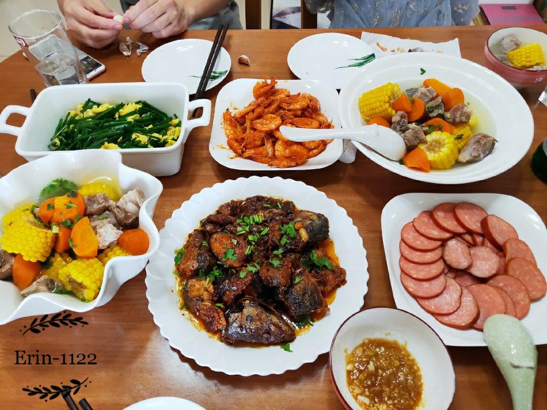 胡萝卜玉米排骨汤