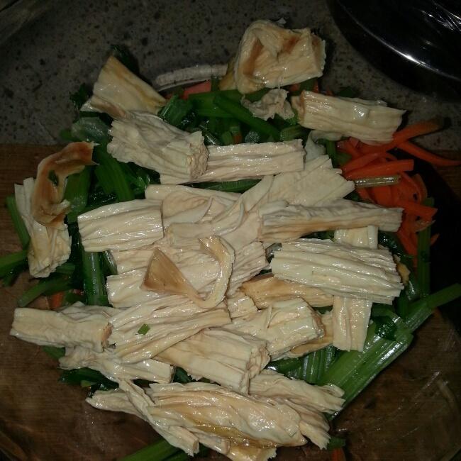 呛拌菜（纯素菜）的做法