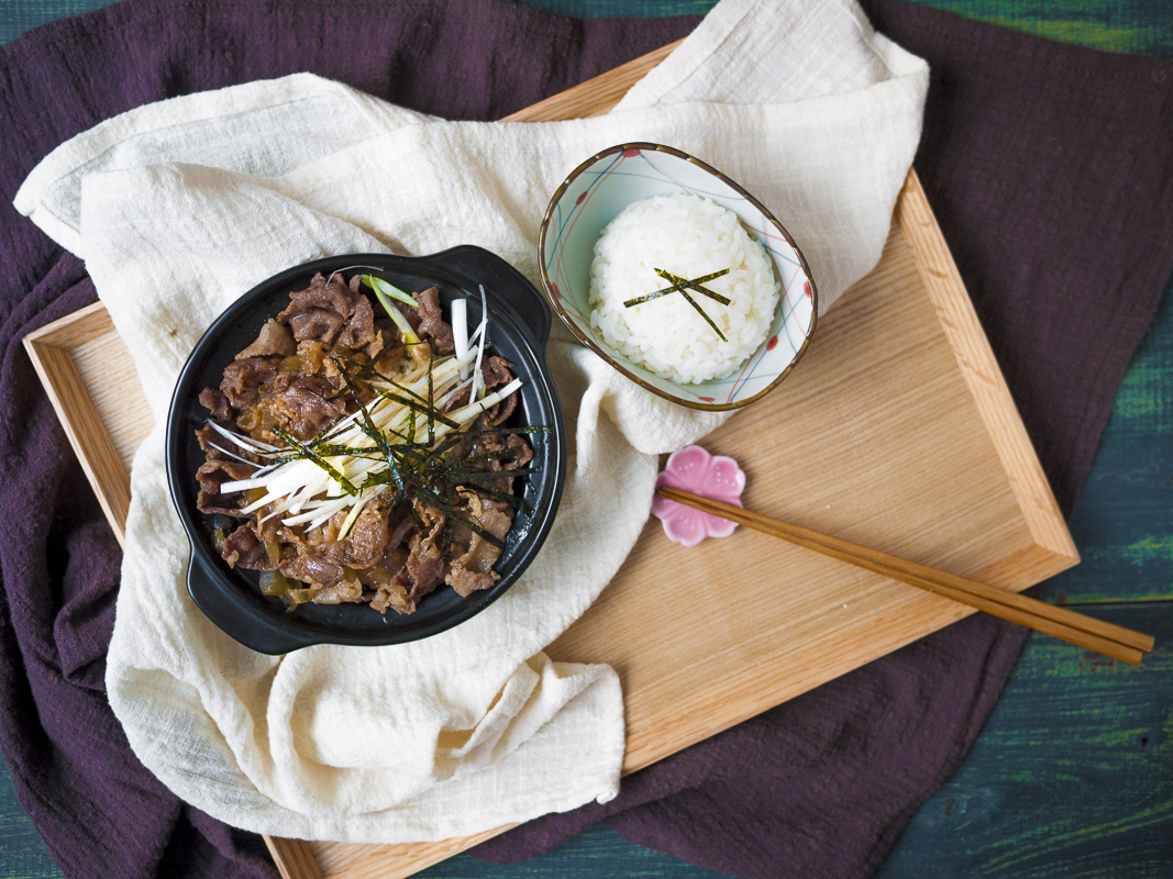 一朵美厨：日式牛丼饭——快手、好吃、便宜！一碗全齐了~
