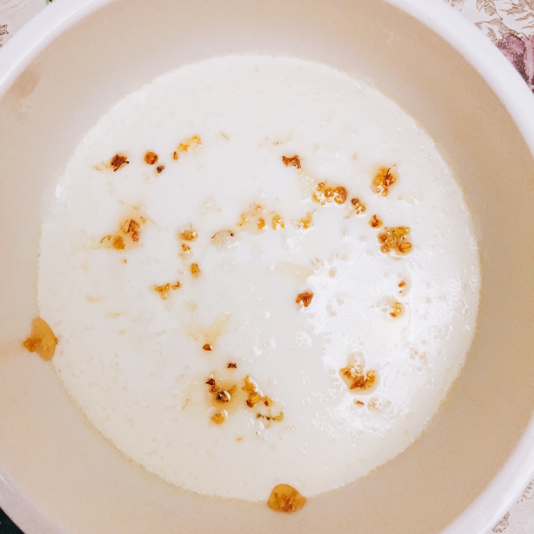蜂蜜桂花炖奶