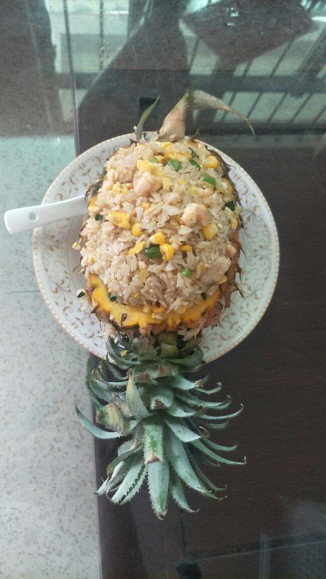 虾仁菠萝炒饭