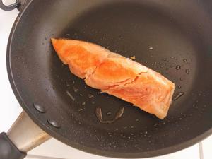 日式鲑鱼通心粉#简单、健康的美味佳肴的做法 步骤7