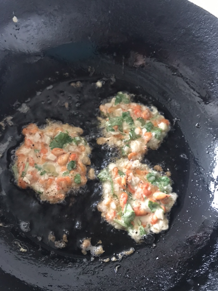 超级补钙的蔬菜鲜虾饼的做法 步骤6