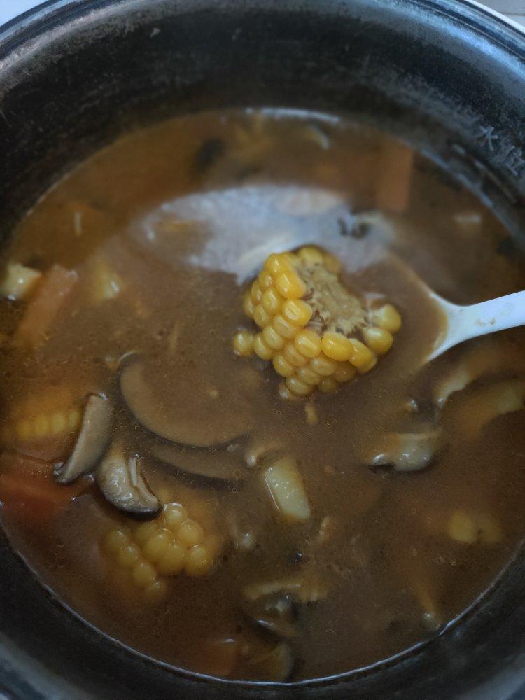 秋季暖胃排骨玉米香菇汤❗汤鲜味美好喝到哭