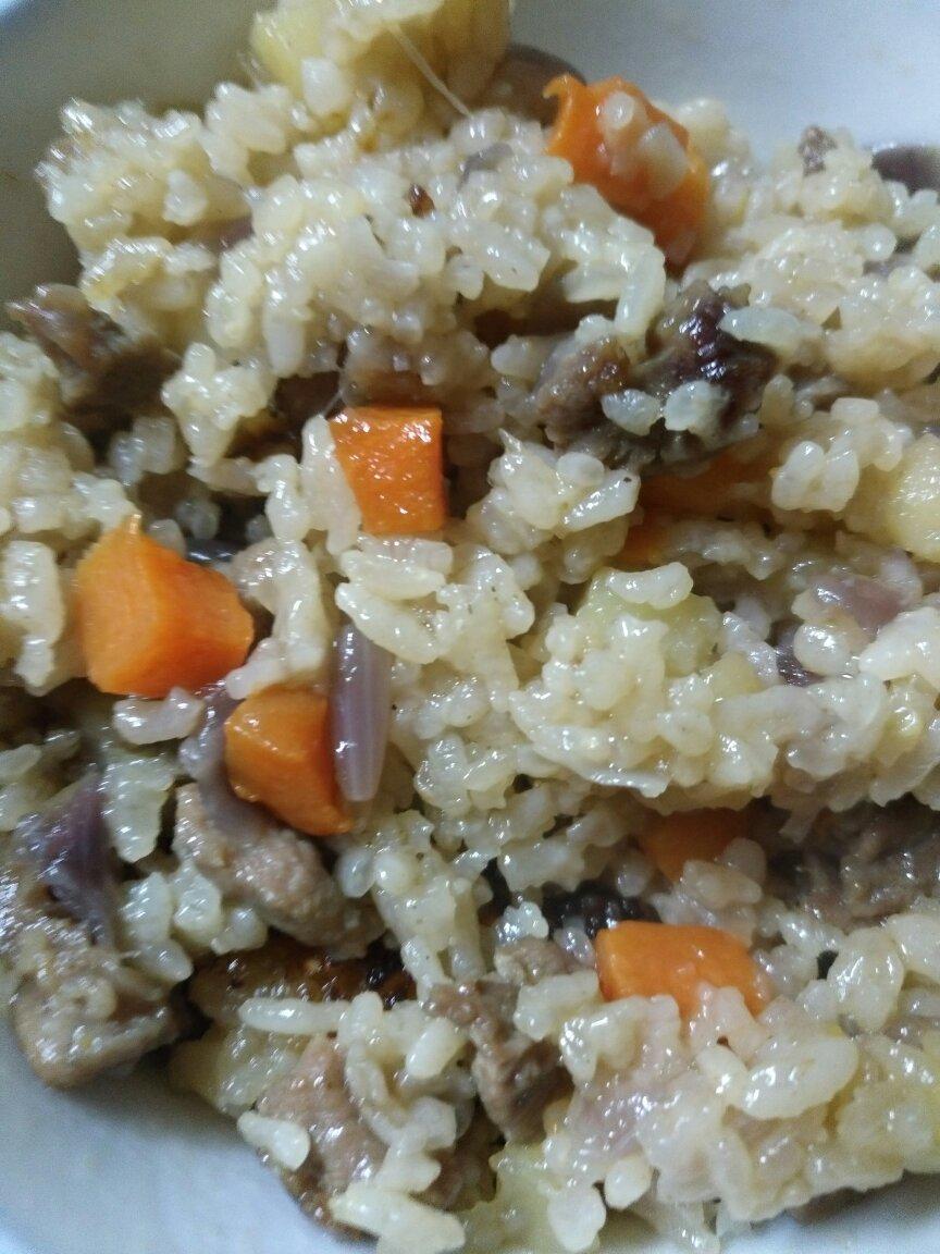 喷香羊肉焖饭