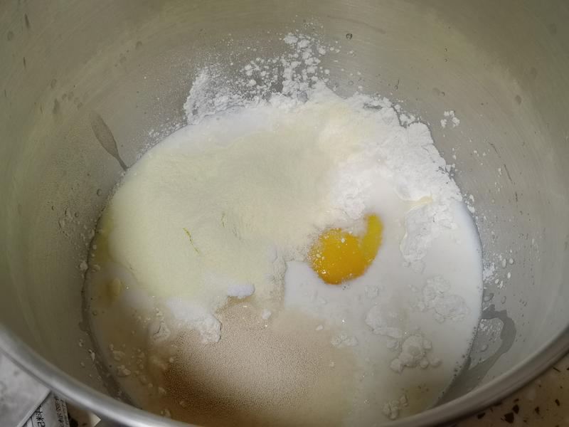 纯奶手撕吐司的做法 步骤1