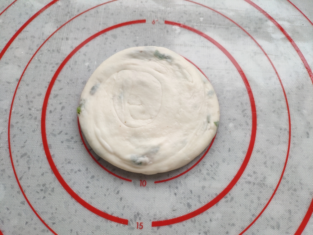 葱花饼，发面葱油饼，可煎可烤，煎饼松软，烤饼脆香的做法 步骤8