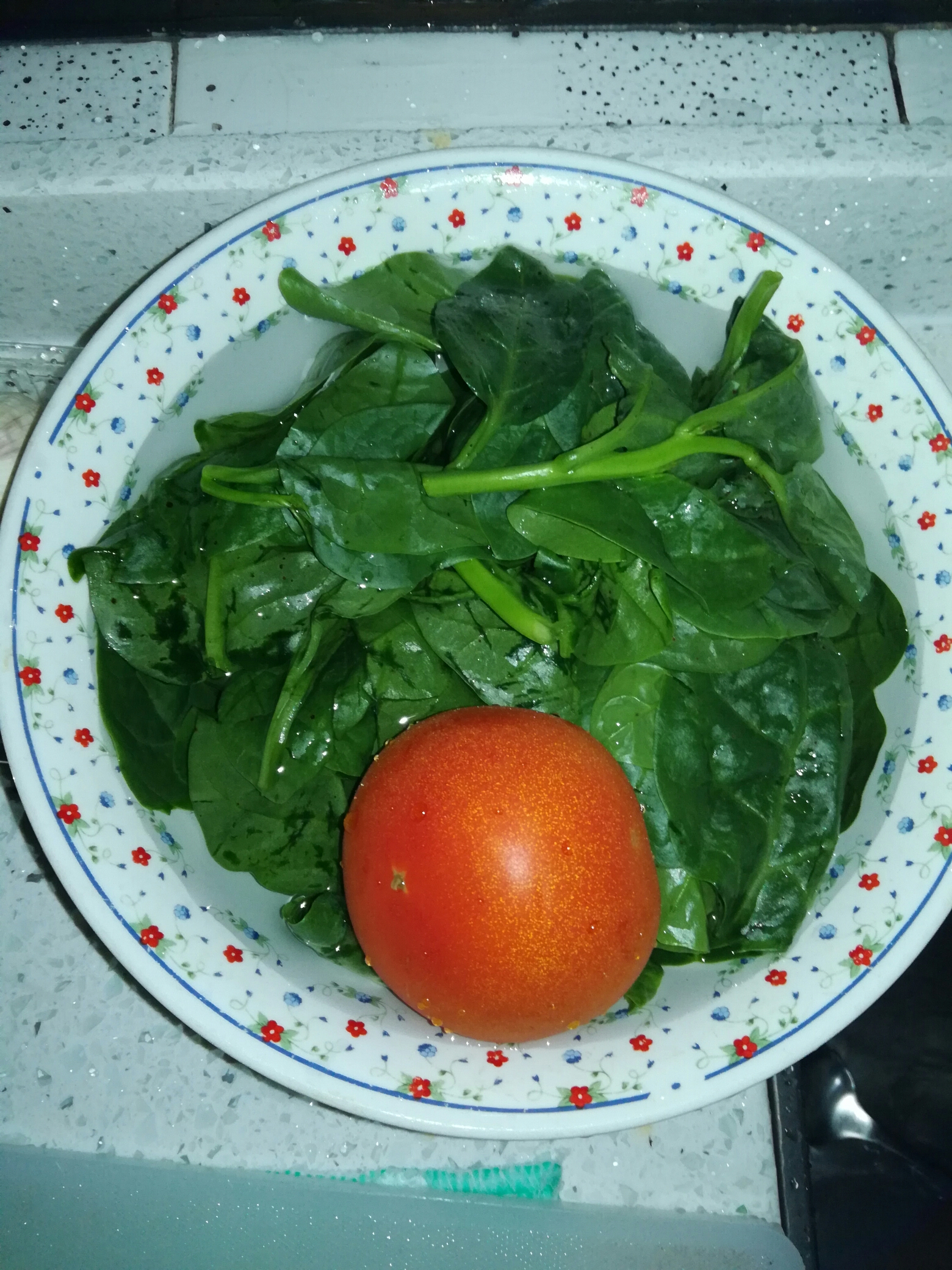 木耳菜番茄汤的做法 步骤1