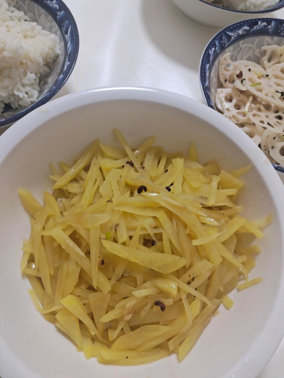 酸辣土豆丝的家常做法 超级下饭