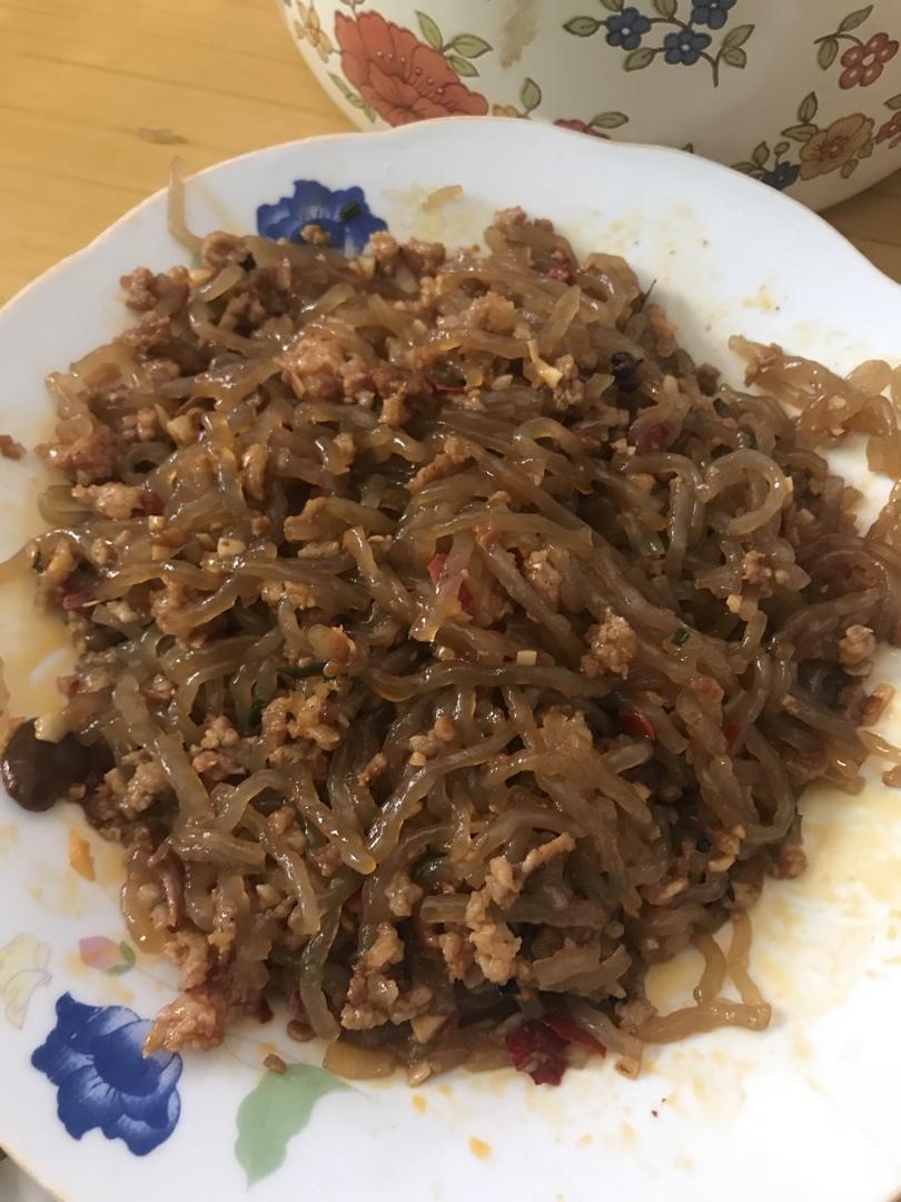 然而娜样做的蚂蚁上树(又叫烂肉粉条)