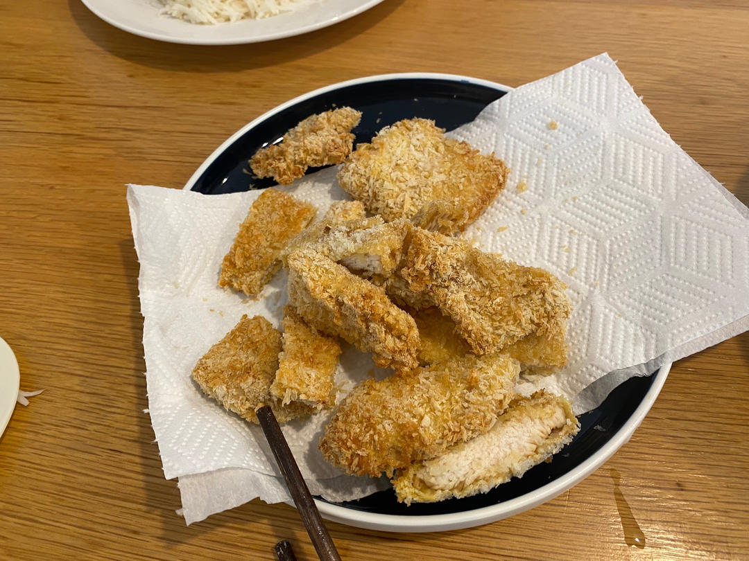 空气炸锅做鸡胸肉的三种方法
【蒜香鸡块、孜然鸡肉、炸小酥肉】