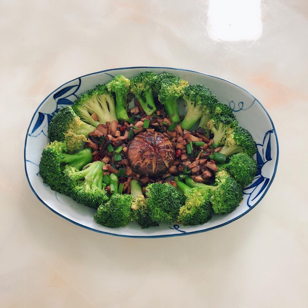 西蓝花抱香菇