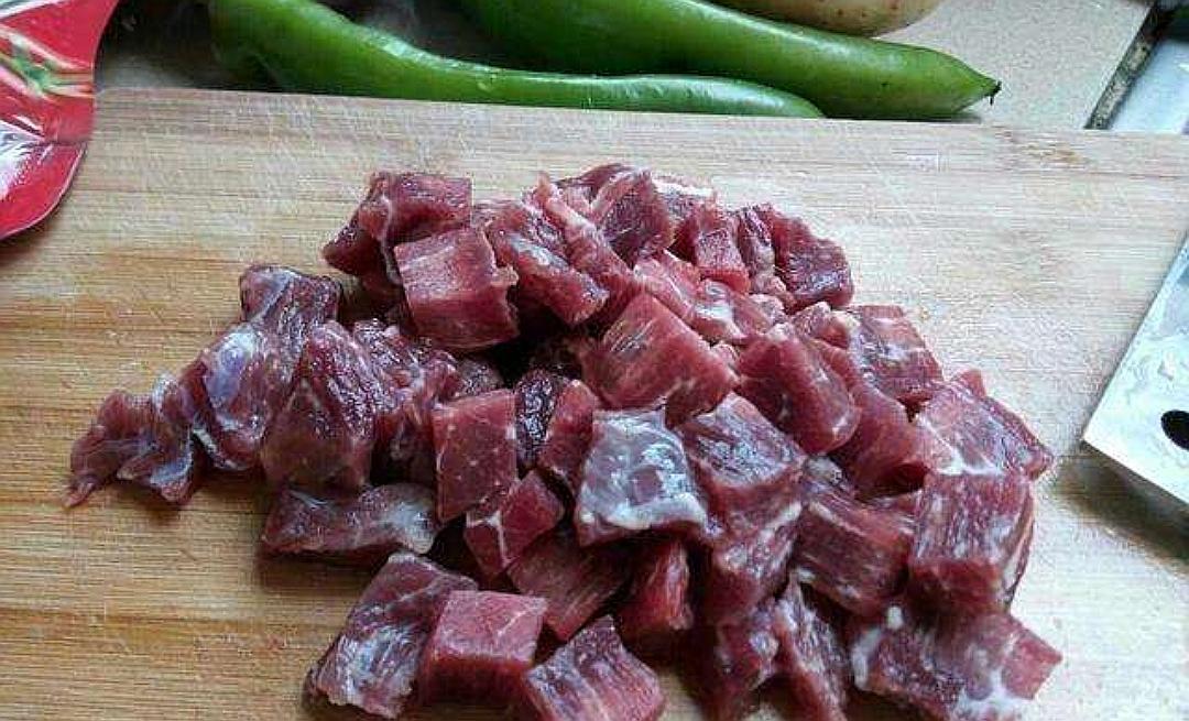 新手也能做的香辣土豆烧牛肉的做法 步骤1