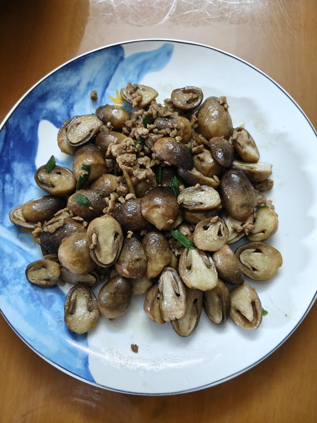 蚝油草菇